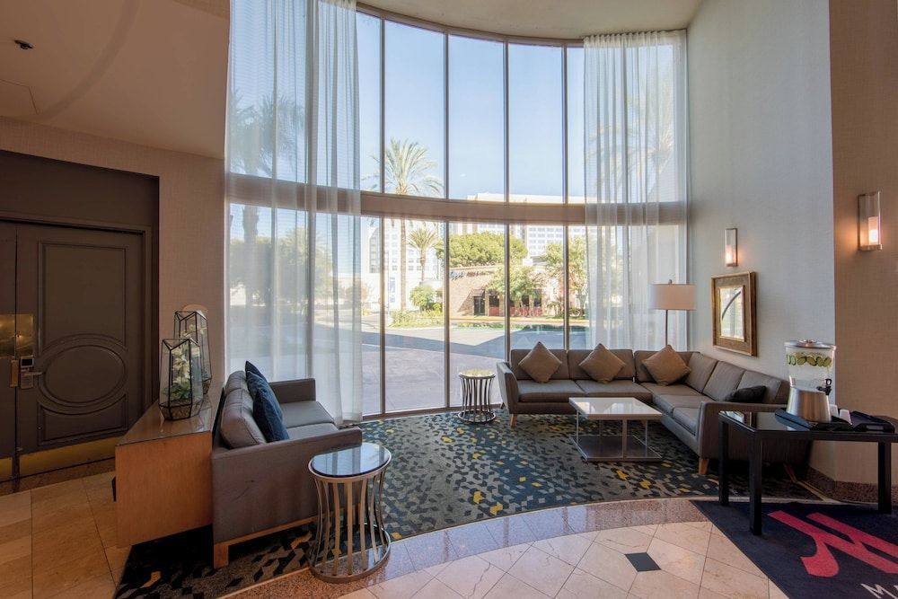 Anaheim Marriott Suites 2