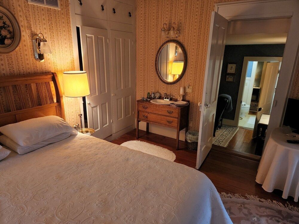 Hawthorne Inn 2
