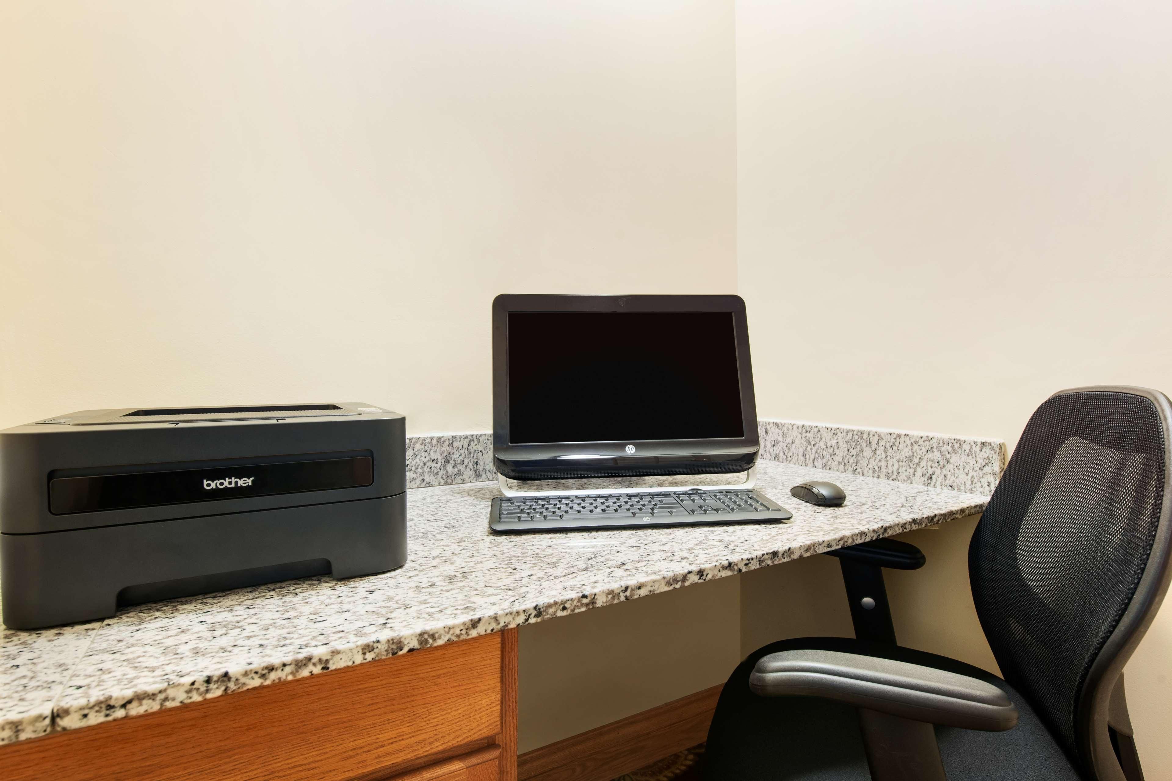 Portage Inn & Suites Kalamazoo 1