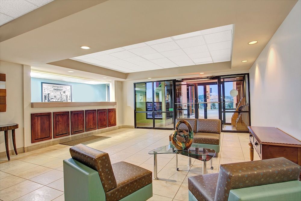 Super 8 by Wyndham Knoxville East 2