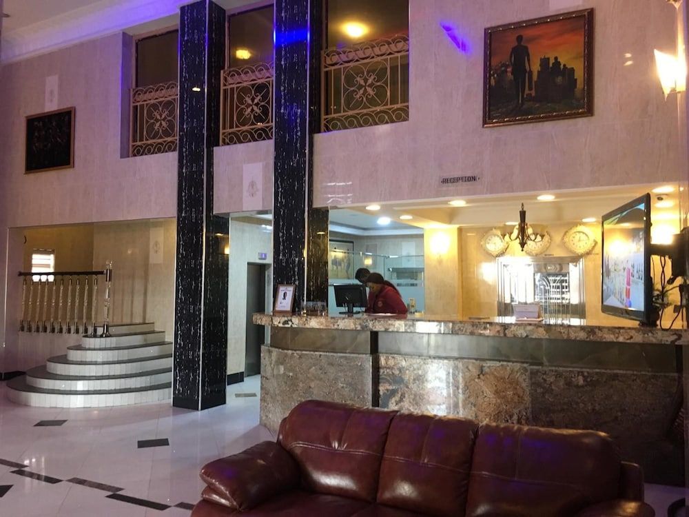 Cynergy Suites Royale 2