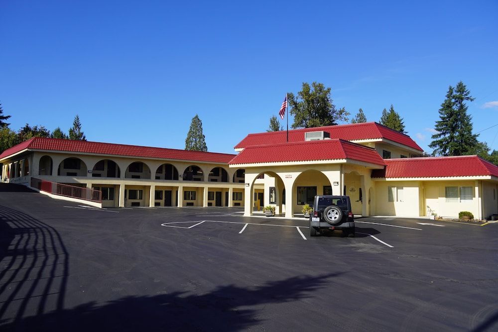 Timberland Inn & Suites 1