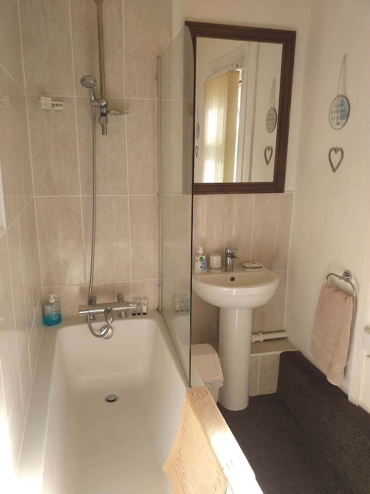 Bryn Coed Guest House 1
