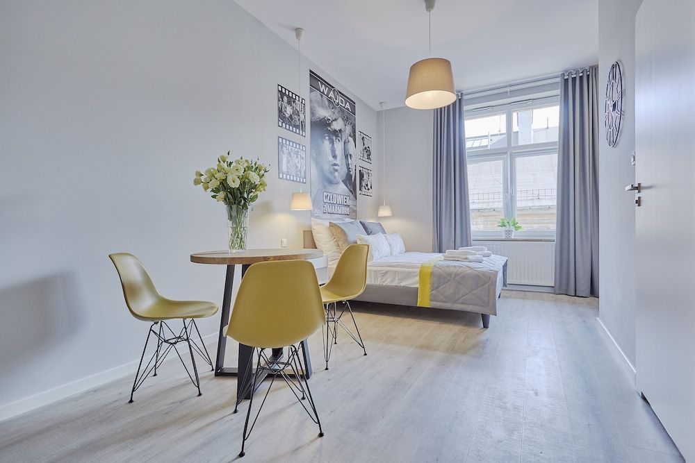 FLORIANSKA 32 by PI Apartments 1