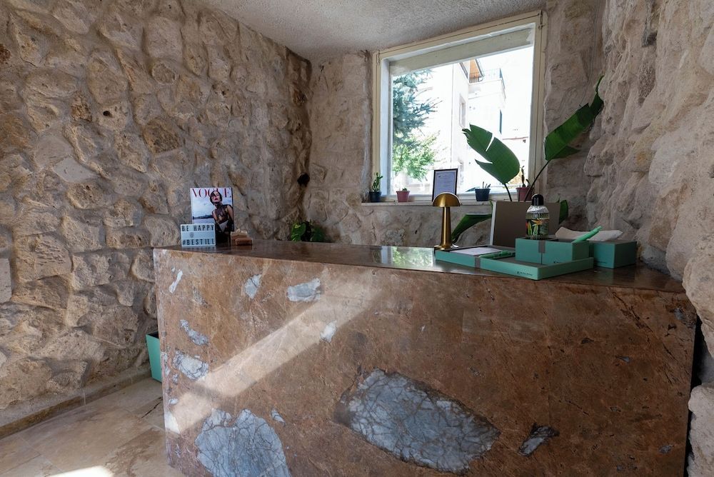 Be Still Alexa Smart Luxury Escape Adults Only 2
