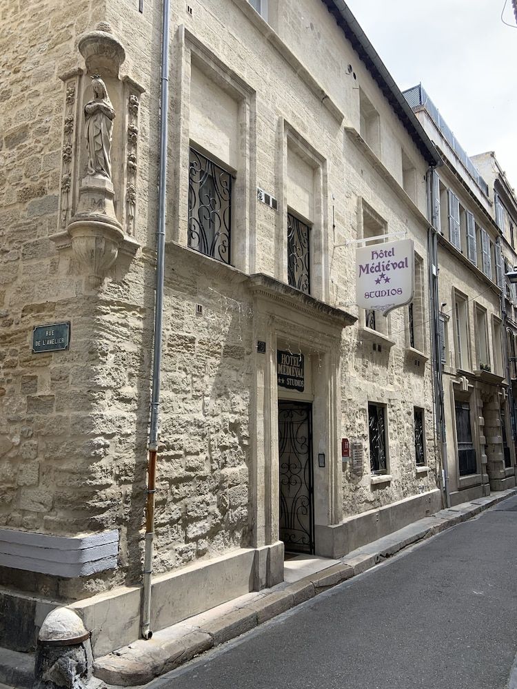 Hôtel Le Médiéval Palais des Papes 1