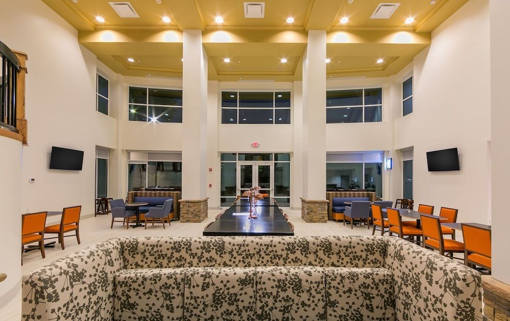 Holiday Inn Express GATLINBURG DOWNTOWN by IHG 2