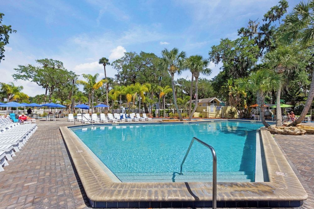 Tropical Palms Resort 1