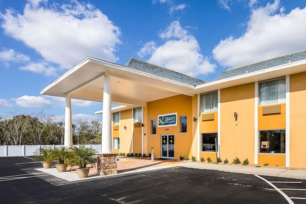 Quality Inn & Suites Heritage Park 1