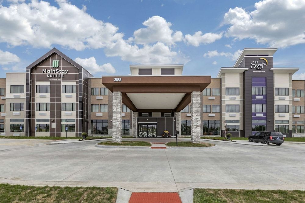 Sleep Inn & Suites Milwaukee-Franklin 1