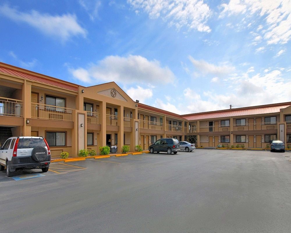 Americas Best Value Inn Kingsville 1