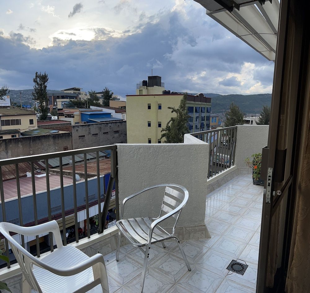 Okapi Hotel 1