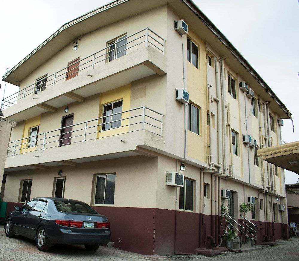 Maxton Suites Magodo 1