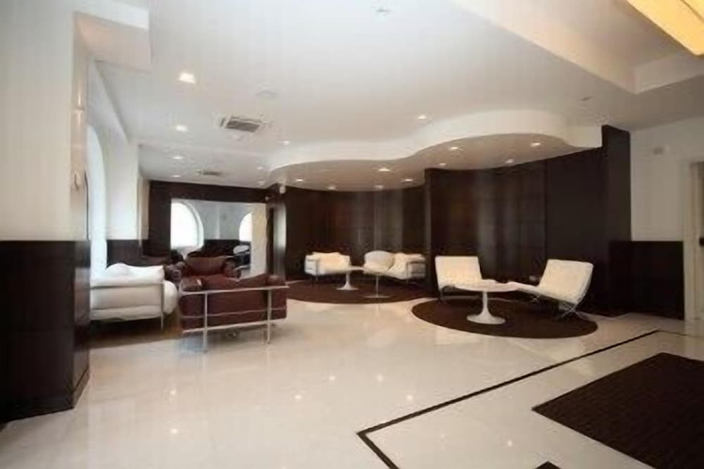 E' Hotel 2