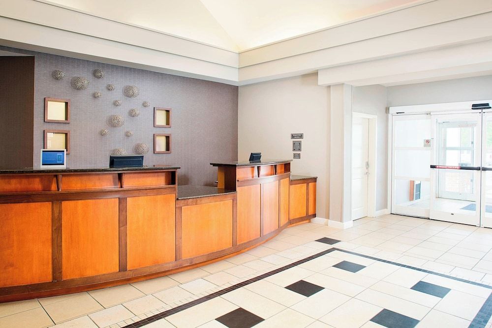 Residence Inn by Marriott Roanoke Airport 2
