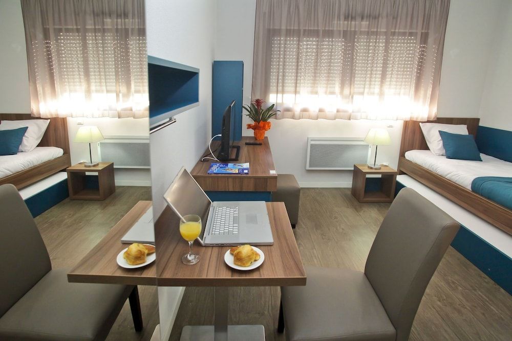 Appart Hotel Odalys City Tours Le Jardin des Lettres 1