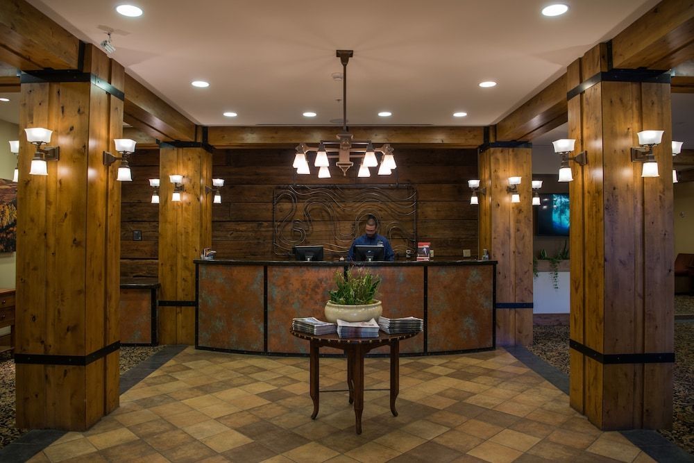 The Lodge at Mountaineer Square, A Vail Resorts Property 2
