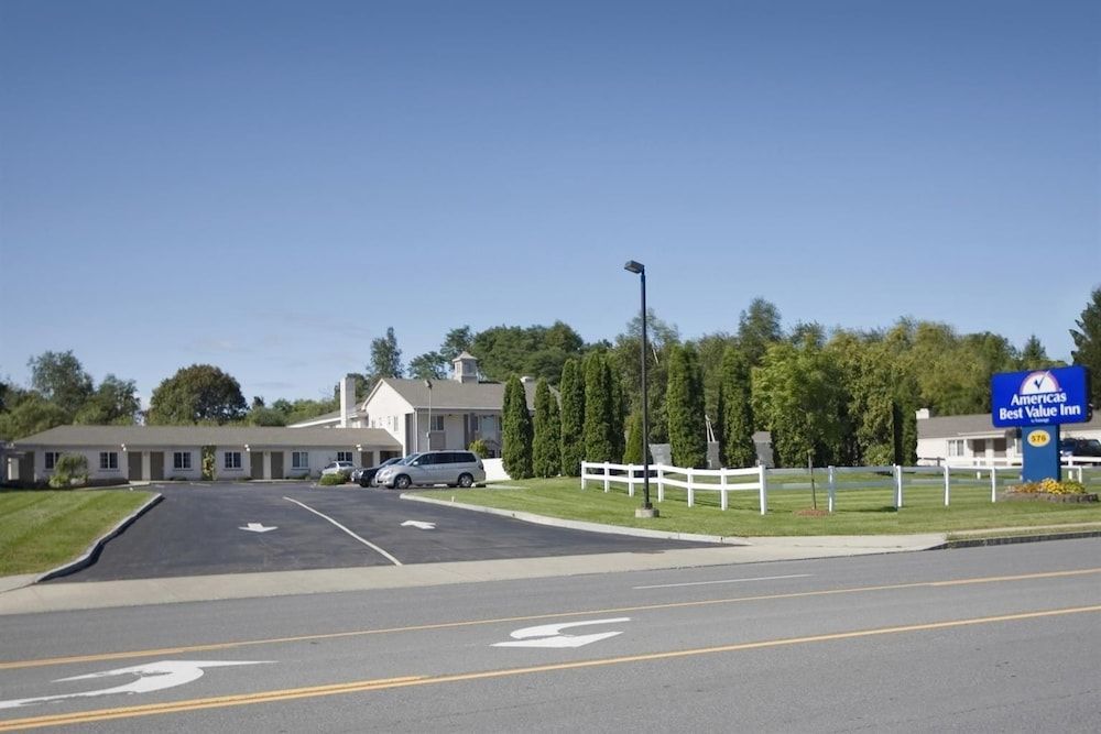 Americas Best Value Inn Greenbush Albany 1