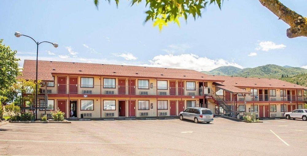 Ashland Valley Inn 1