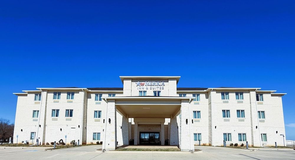 Merica Inn & Suites 1