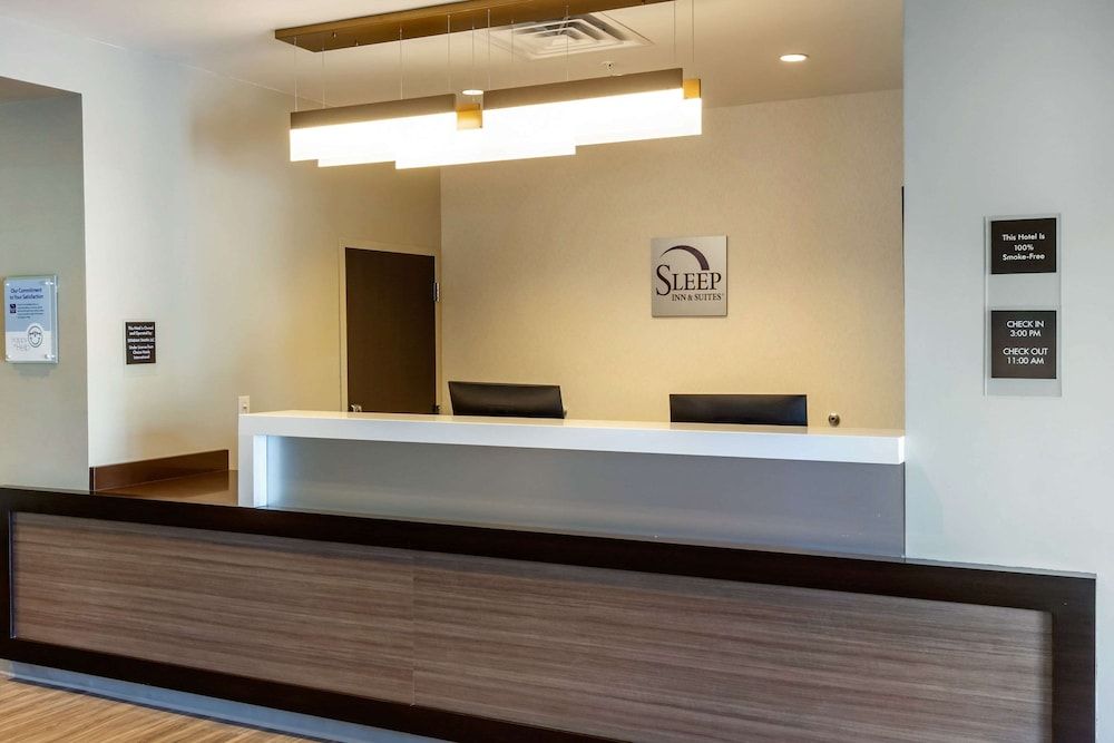 Sleep Inn & Suites Tampa South 2
