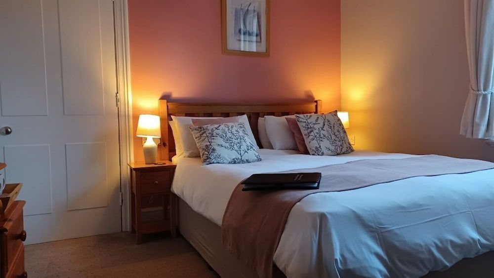 Glan Heulog Guest House 2