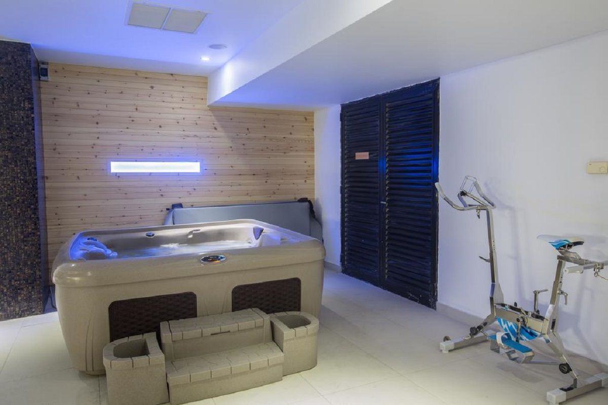 Nelia Sea Breeze 1