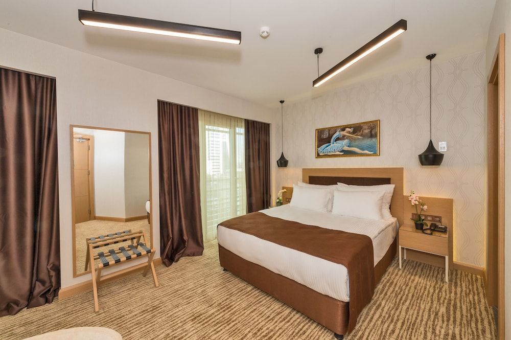 Hotel Boursier 1 & Spa 1
