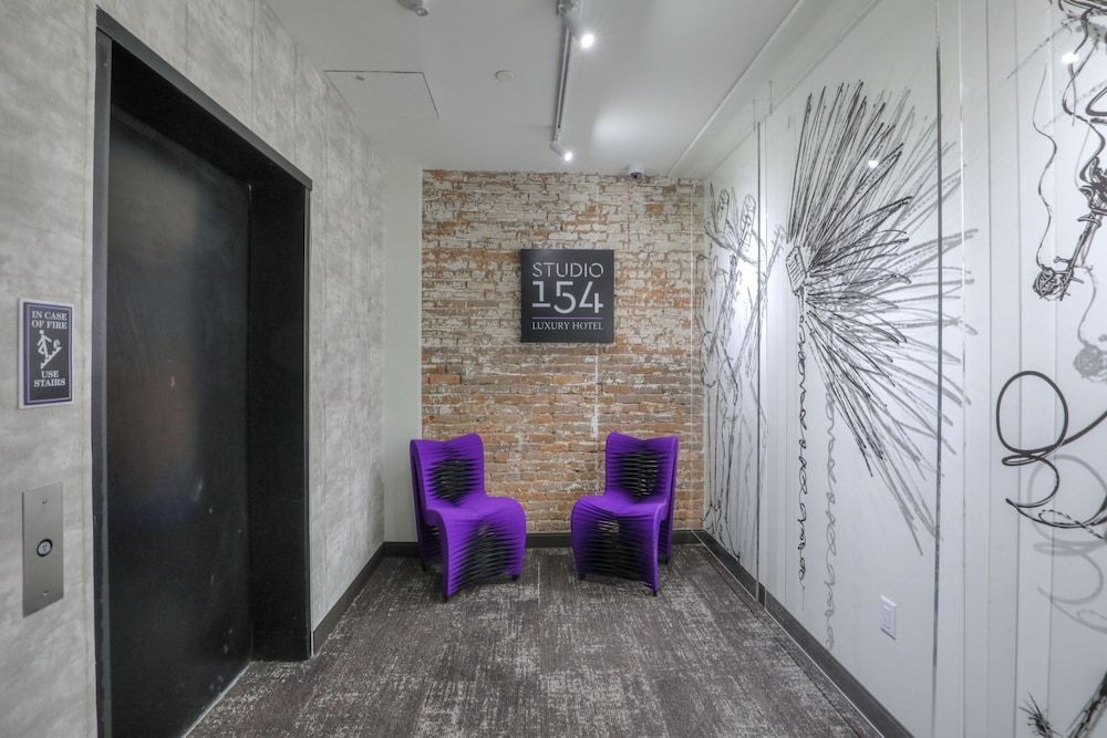 Studio 154 Hotel 2