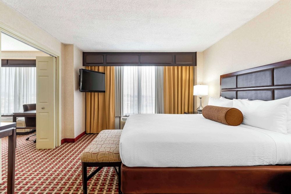 Best Western Plus Grosvenor Airport Hotel 1
