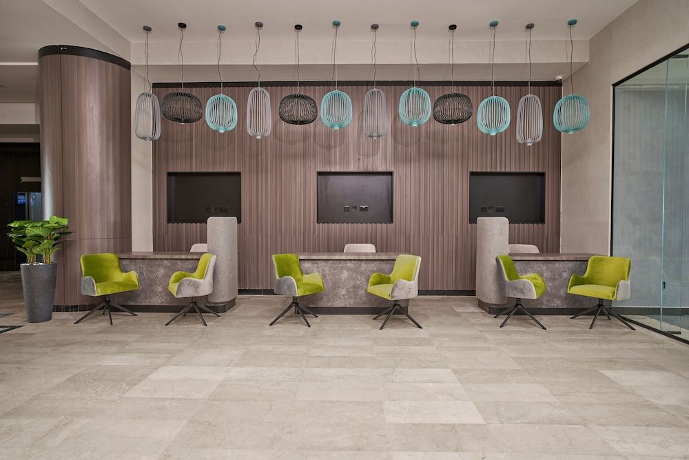 Hotel Holiday International 2