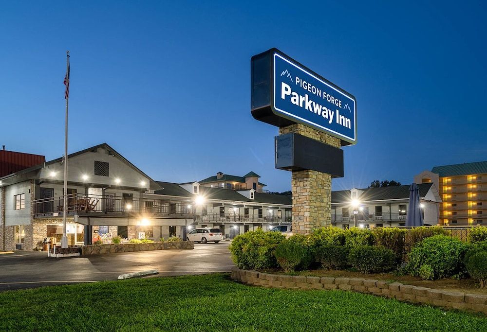 Pigeon Forge Parkway Inn 1