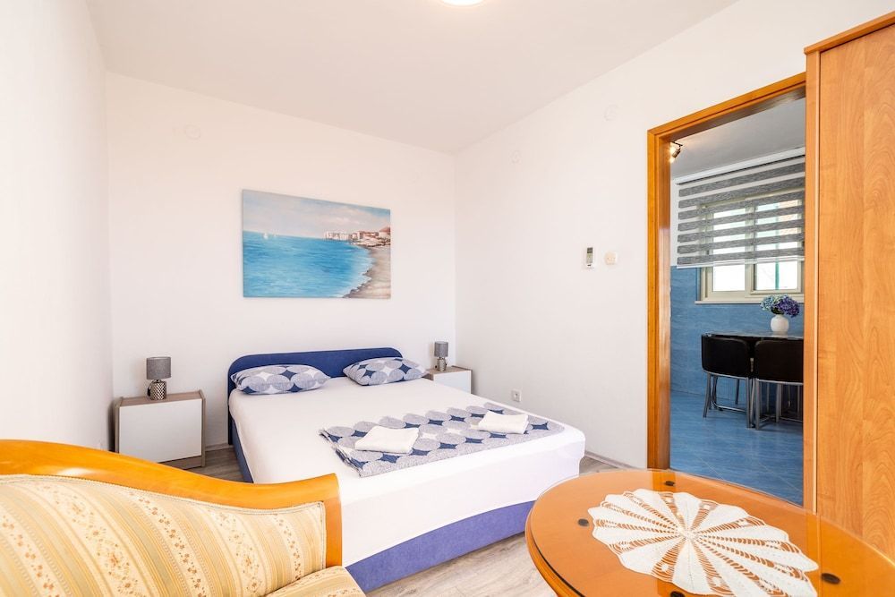 Apartment & Rooms Alan 2