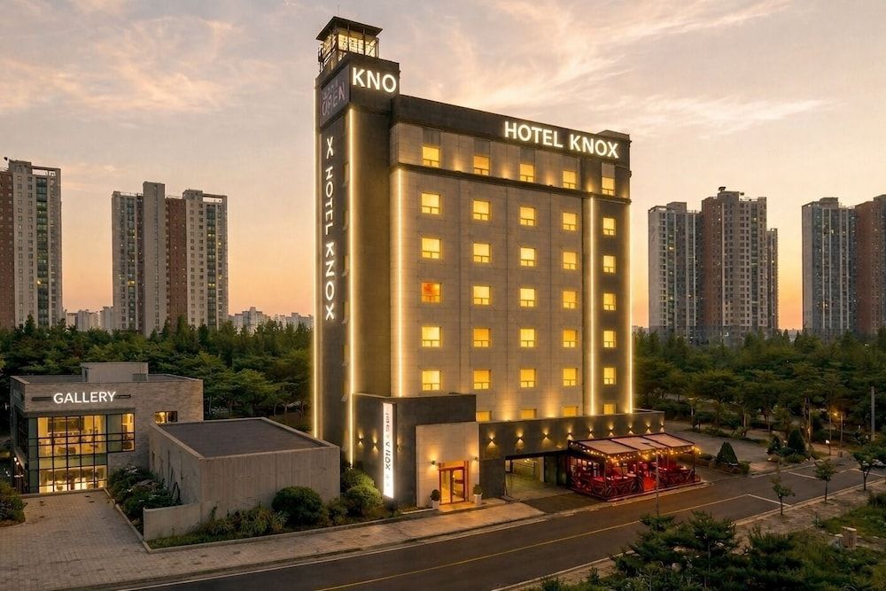 KNox Hotel 1