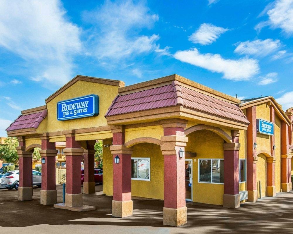 Rodeway Inn & Suites Corona 1