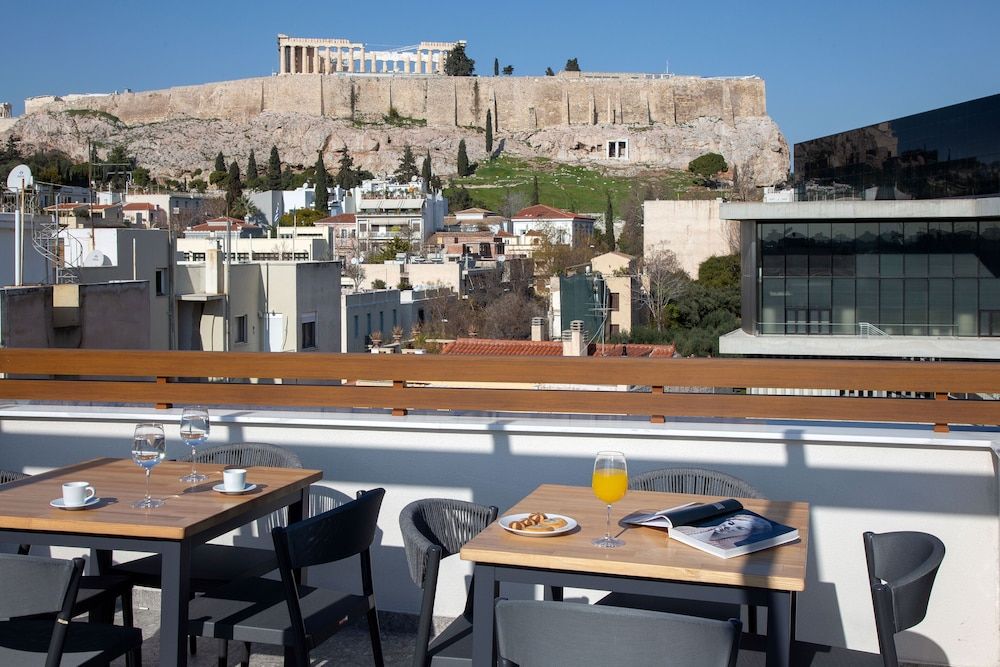 Acropolis Golden Suites by GHH 1