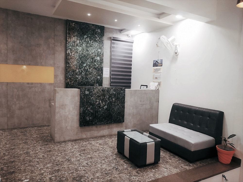 Hotel Suryansh 2
