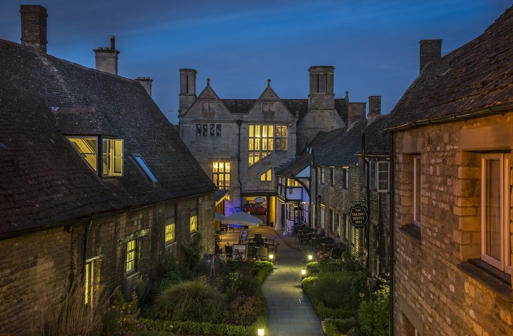 The Talbot Hotel, Oundle , Near Peterborough - The Coaching Inn Group 1