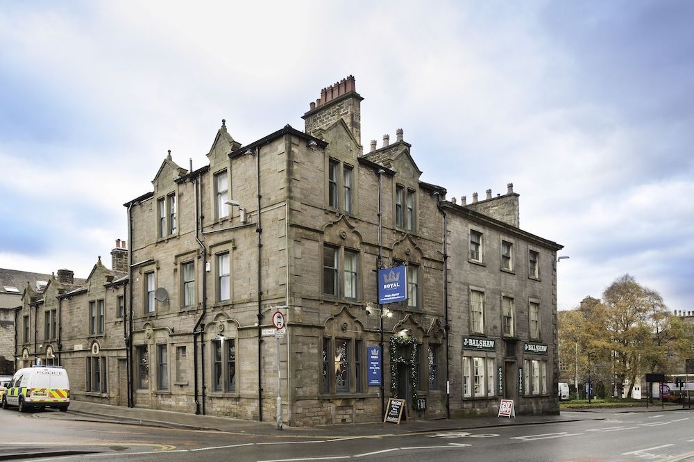 The Royal Hotel and Bar 1