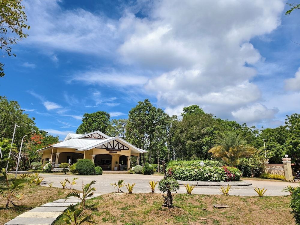 Ogtong Cave Resort 1