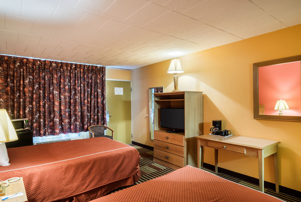 Rodeway Inn University 2
