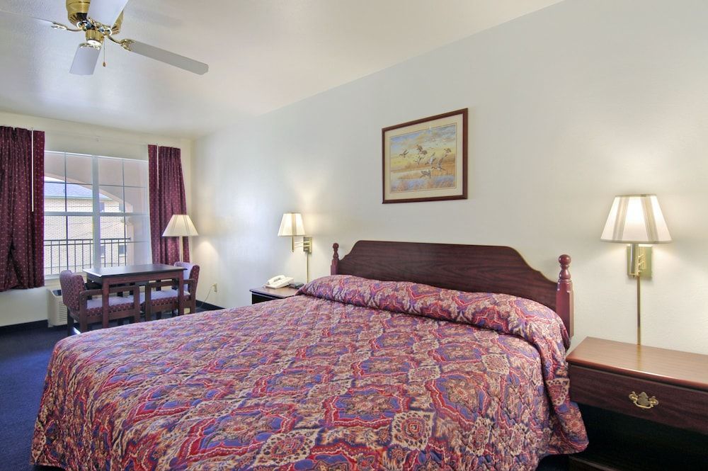 Quality Inn & Suites Greenville 2