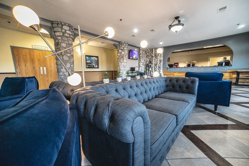 The Stone Castle Hotel & Conference Center 2