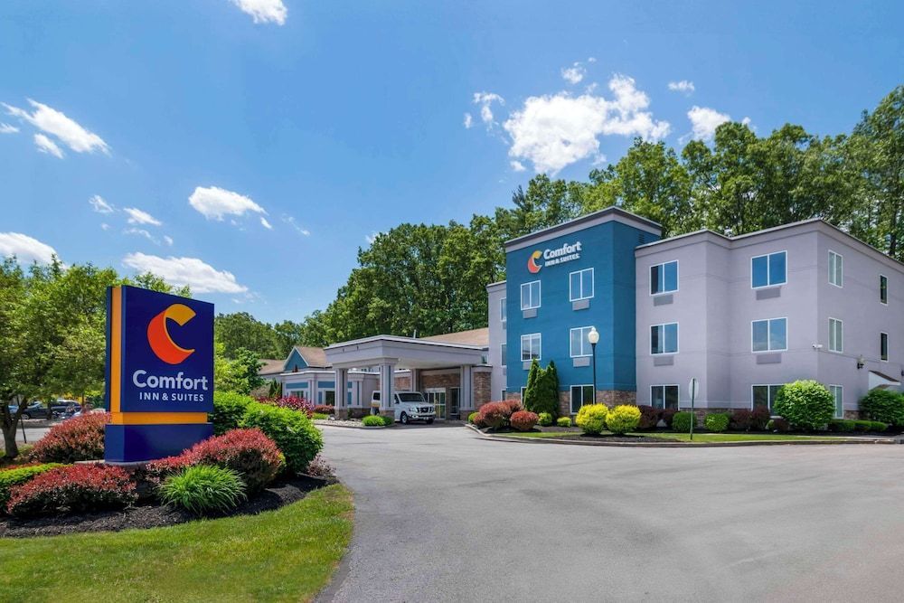 Comfort Inn & Suites Saratoga Springs 1