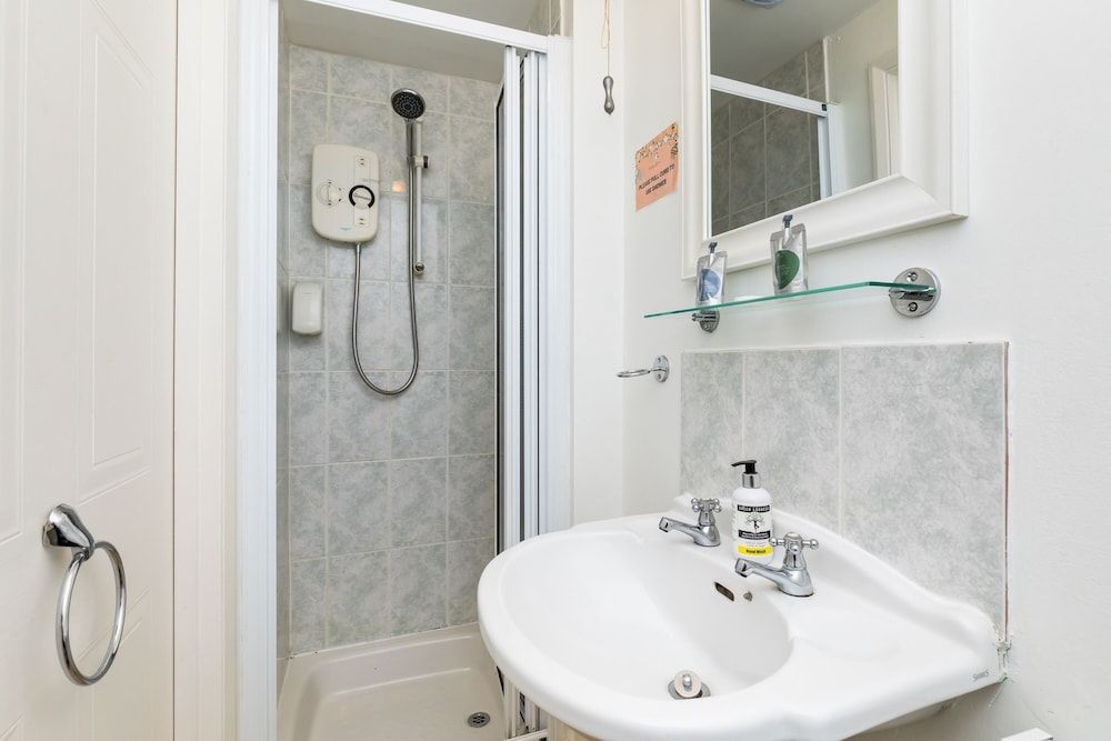 Morleys Rooms - Located in the heart of Hurstpierpoint by Huluki Sussex Stays 2