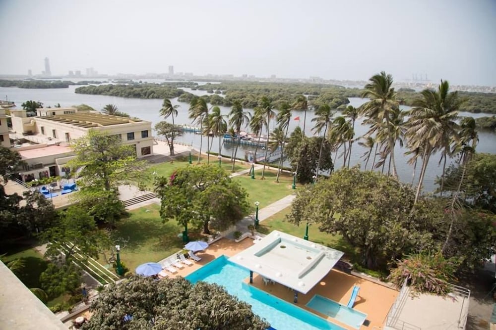 Beach Luxury Hotel 1