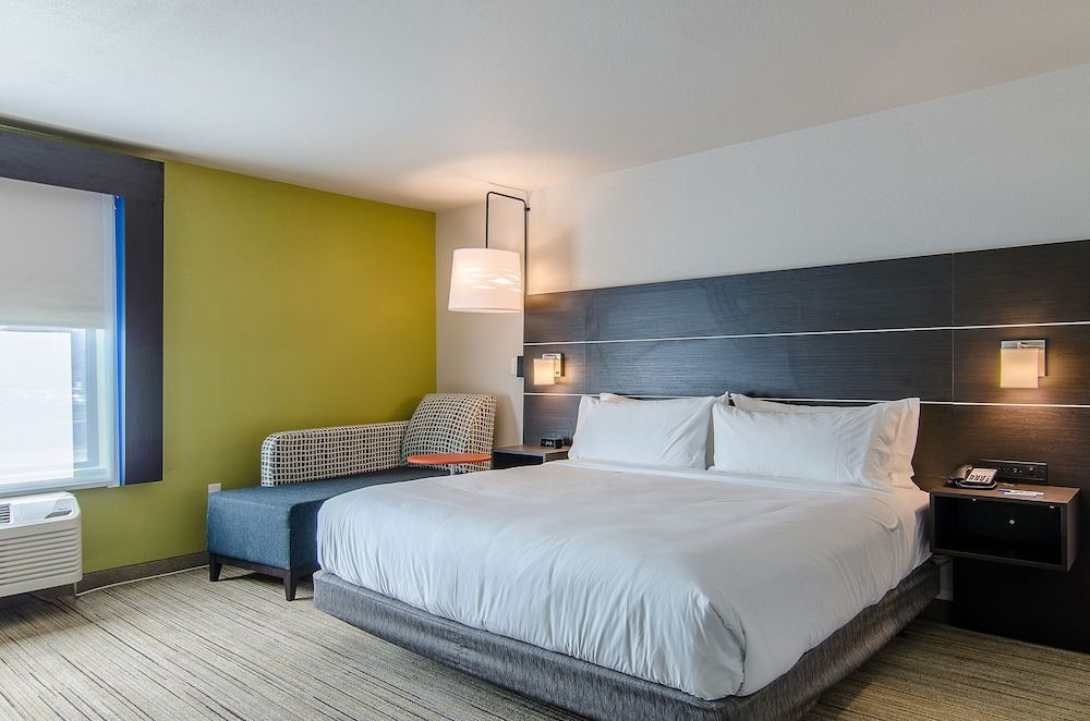 Holiday Inn Express & Suites ATCHISON by IHG 2