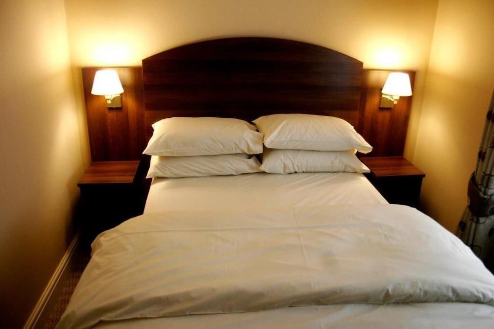 The Railway Tavern Hotel 1