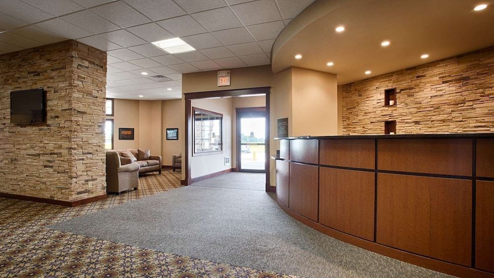 Crossroads Hotel & Event Center 1
