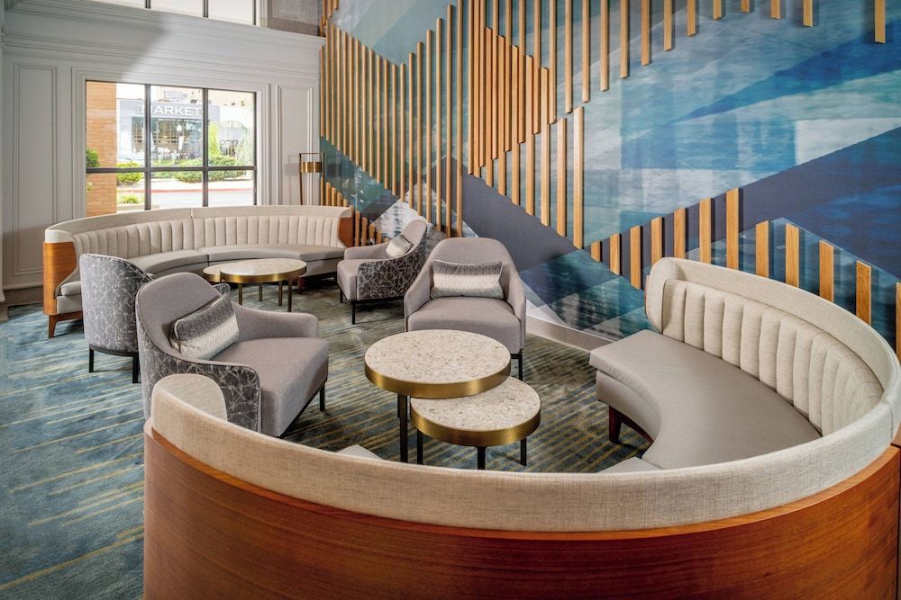 Delta Hotels by Marriott Huntington Downtown 2